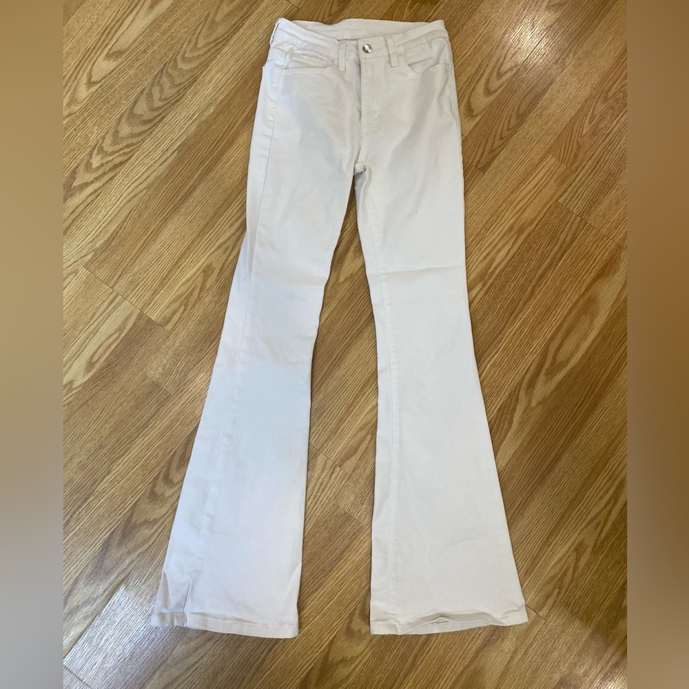 viscose jeans fit in thigh white flare  size 2 GUC